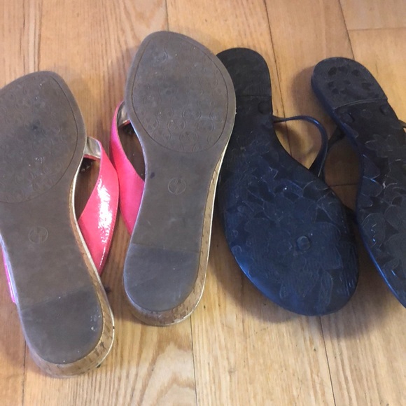 Two pairs of flip flops - Picture 4 of 5